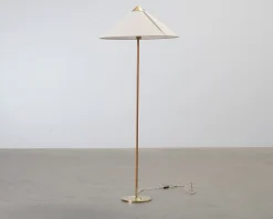 GUBI Tynell 9602 golvlampa canvas / mässing