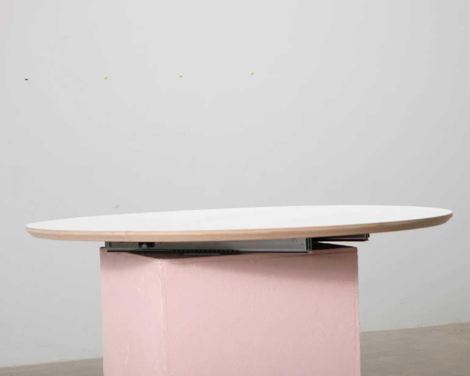 Haslev Symphony 82 bordsskiva Ø 105 cm vit laminat