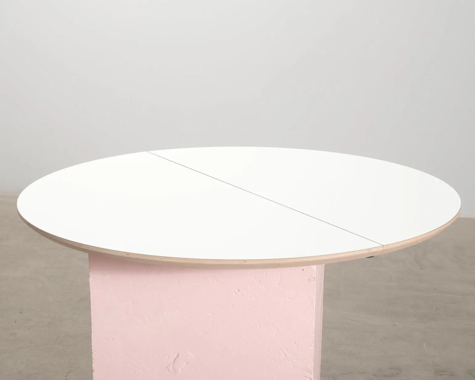 Haslev Symphony 82 bordsskiva Ø 105 cm vit laminat