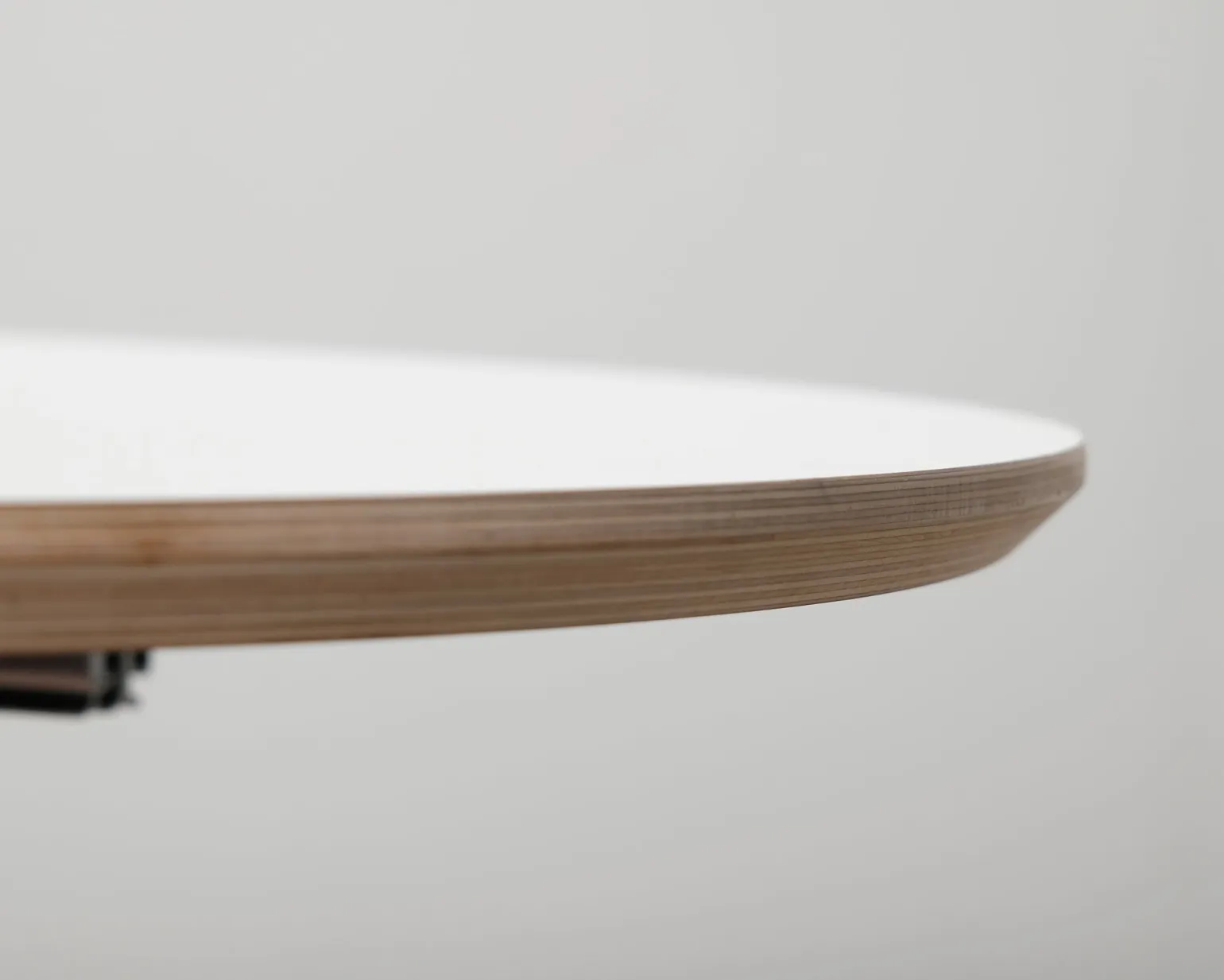 Haslev Symphony 82 bordsskiva Ø 105 cm vit laminat