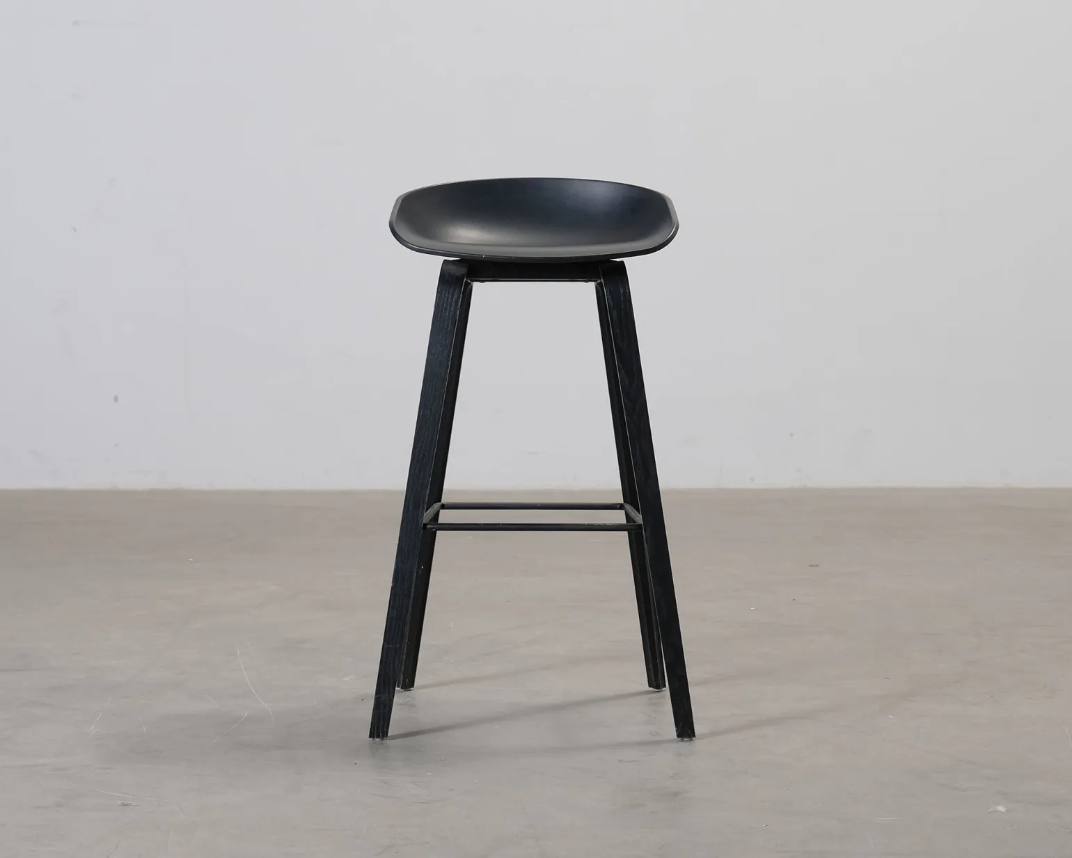 HAY AAS 32 2.0 barstol 75 cm svart / ek