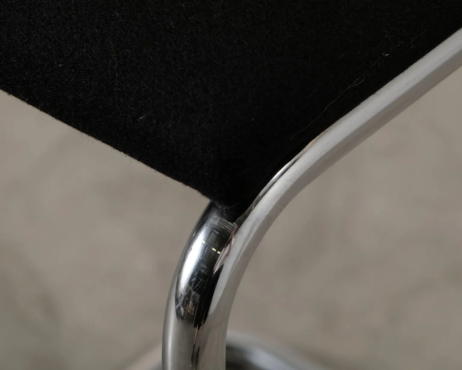 Knoll Cesca barstol svart