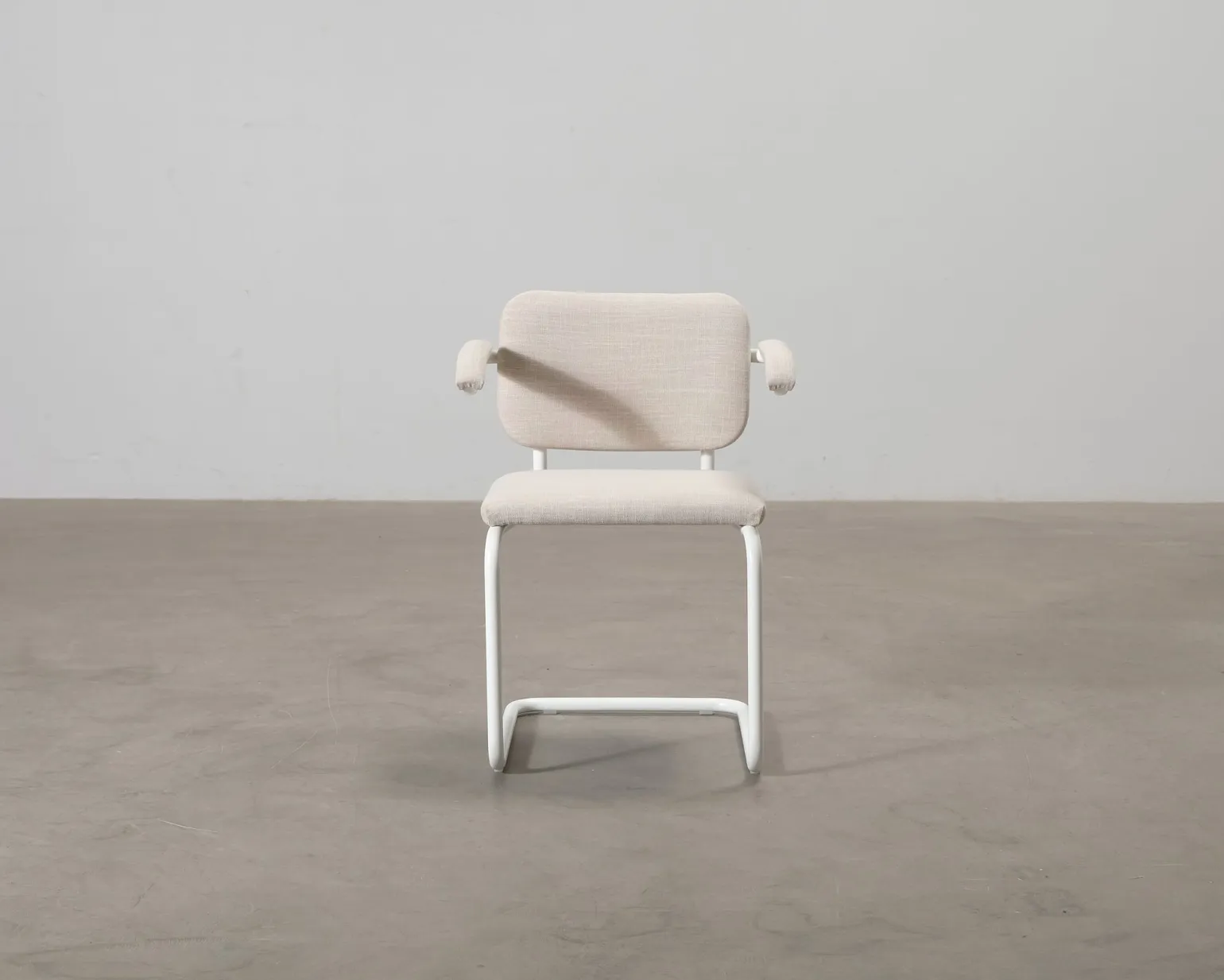 Knoll Cesca stol med armstöd beige / vit