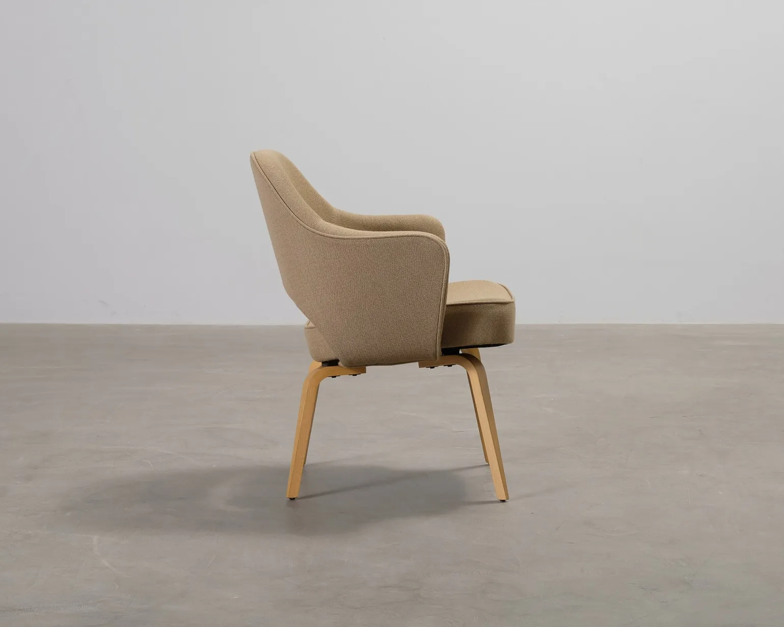 Knoll Eero Saarinen Executive Chair stol beige