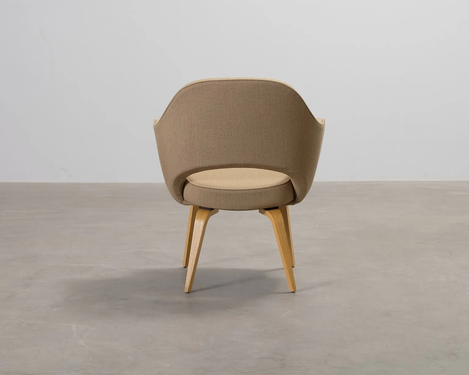 Knoll Eero Saarinen Executive Chair stol beige