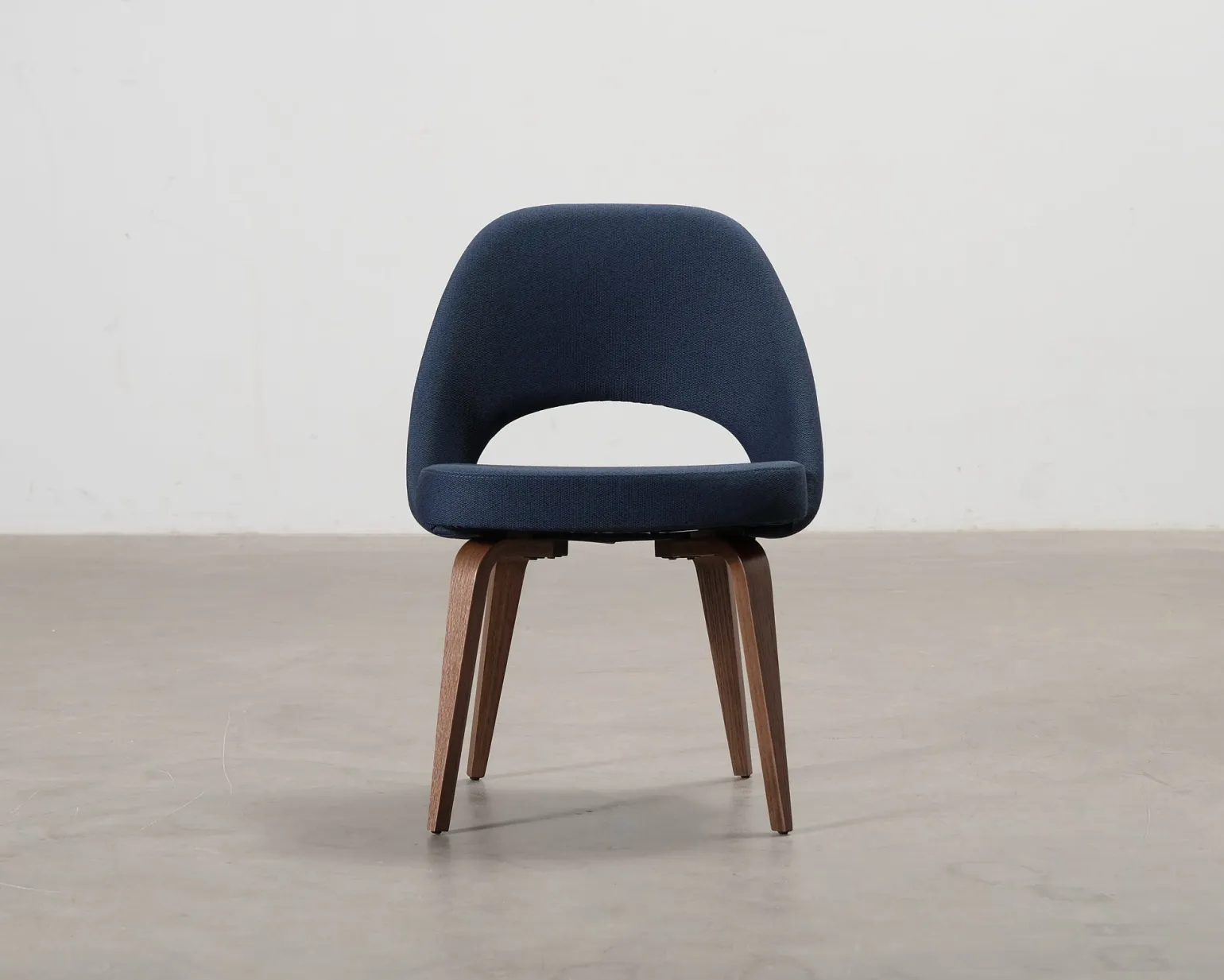 Knoll Eero Saarinen Executive Chair stol mörkblå
