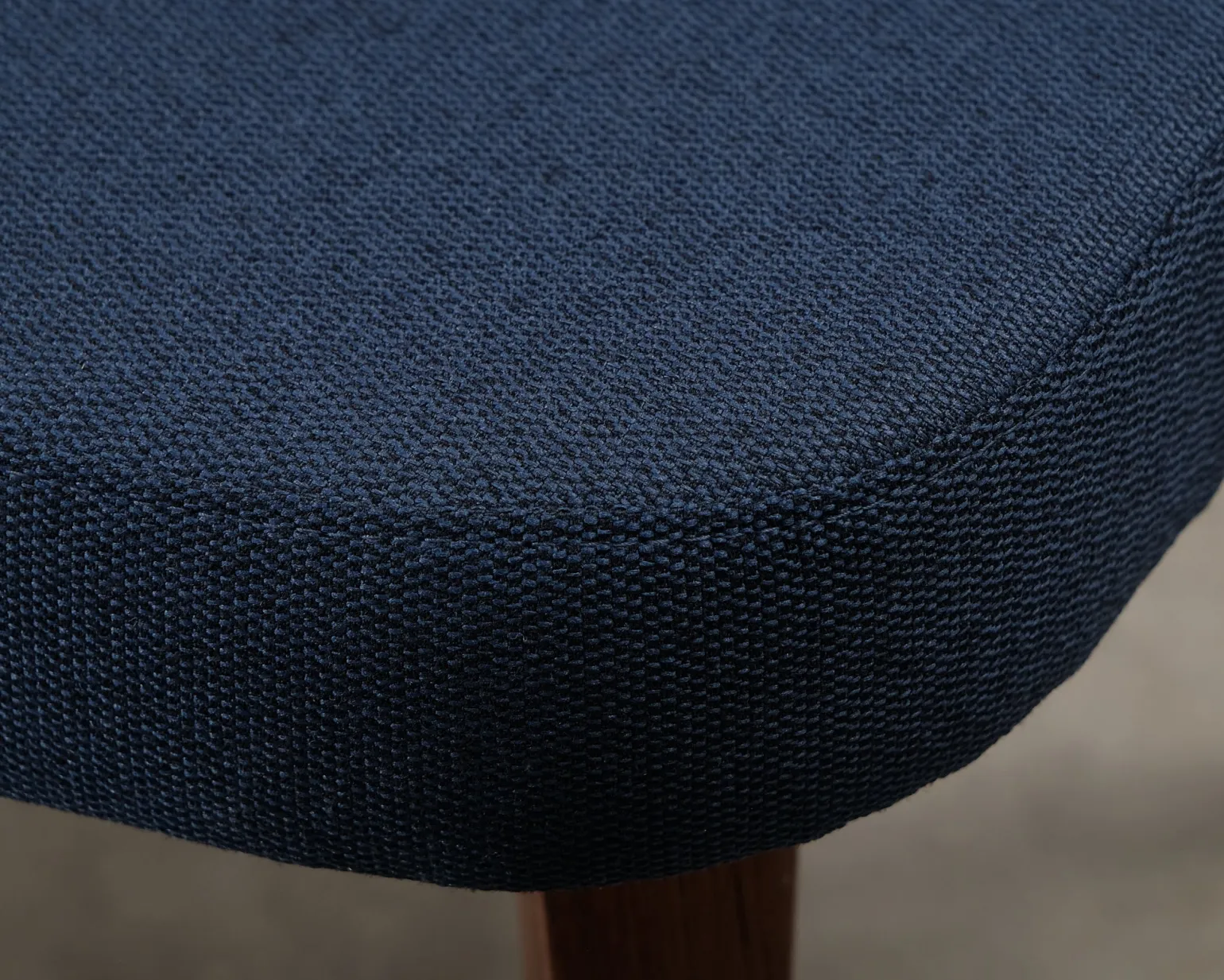 Knoll Eero Saarinen Executive Chair stol mörkblå