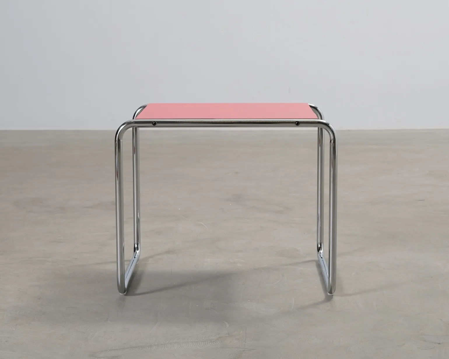 Knoll Laccio sidobord röd