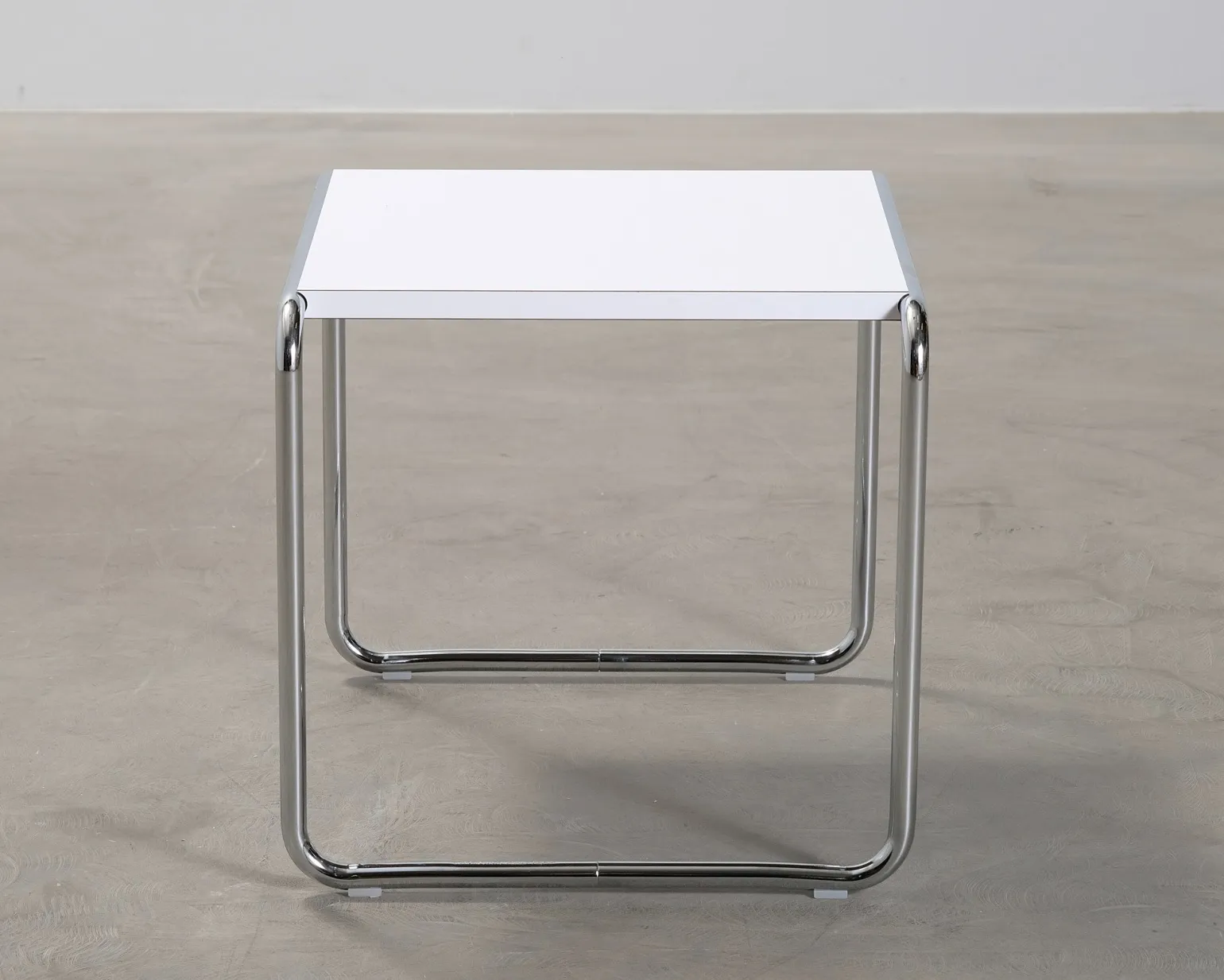 Knoll Laccio sidobord vit