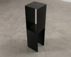 Kristina Dam Studio Pedestal sidobord svart