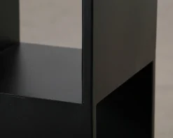 Kristina Dam Studio Pedestal sidobord svart