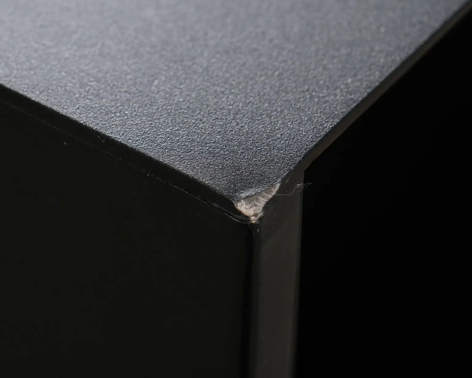 Kristina Dam Studio Pedestal sidobord svart