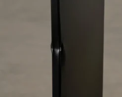 Kristina Dam Studio Pedestal sidobord svart