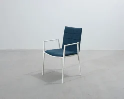 Lammhults Archal karmstol mörkblå