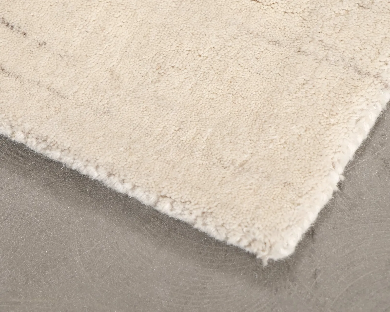 Layered Circular ullmatta 220 x 350 cm Bone White