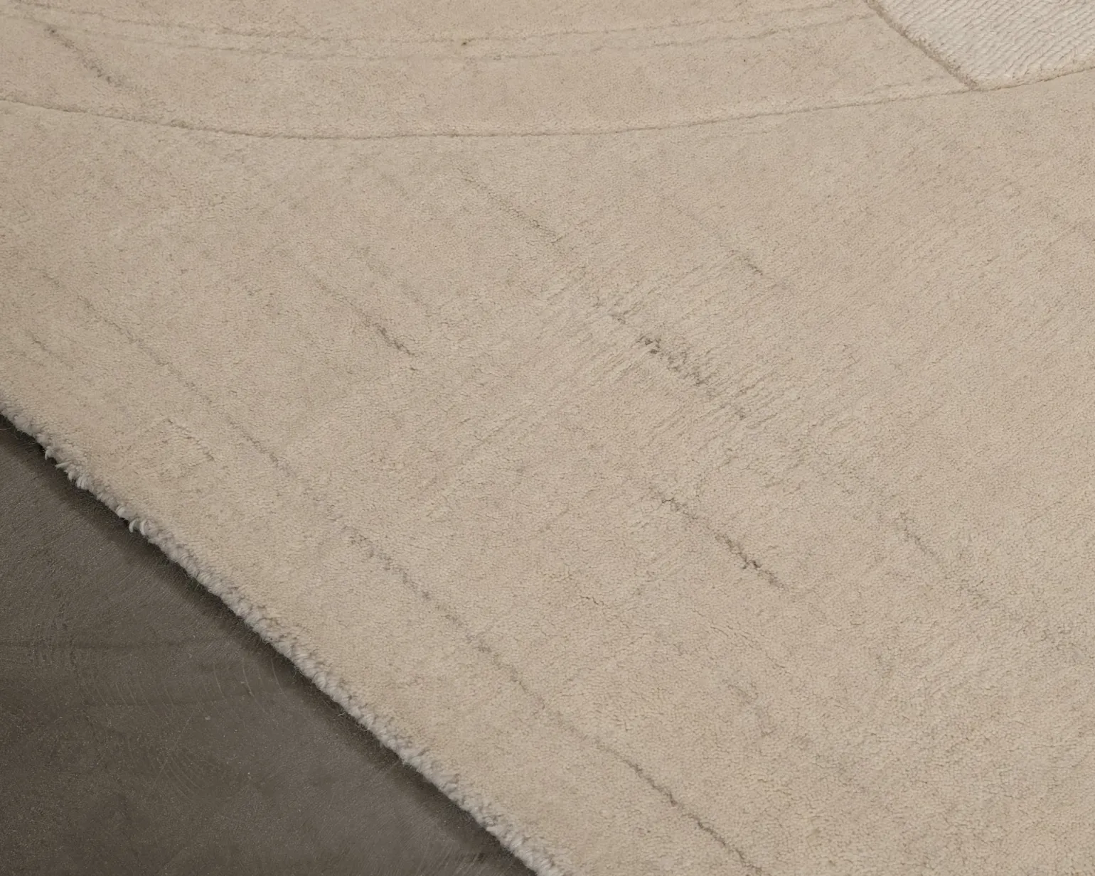 Layered Circular ullmatta 220 x 350 cm Bone White