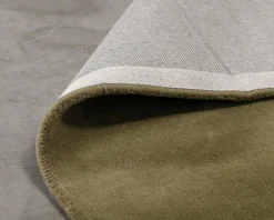 Layered Classic Solid Wool ullmatta 180 x 270 cm Capulet Olive