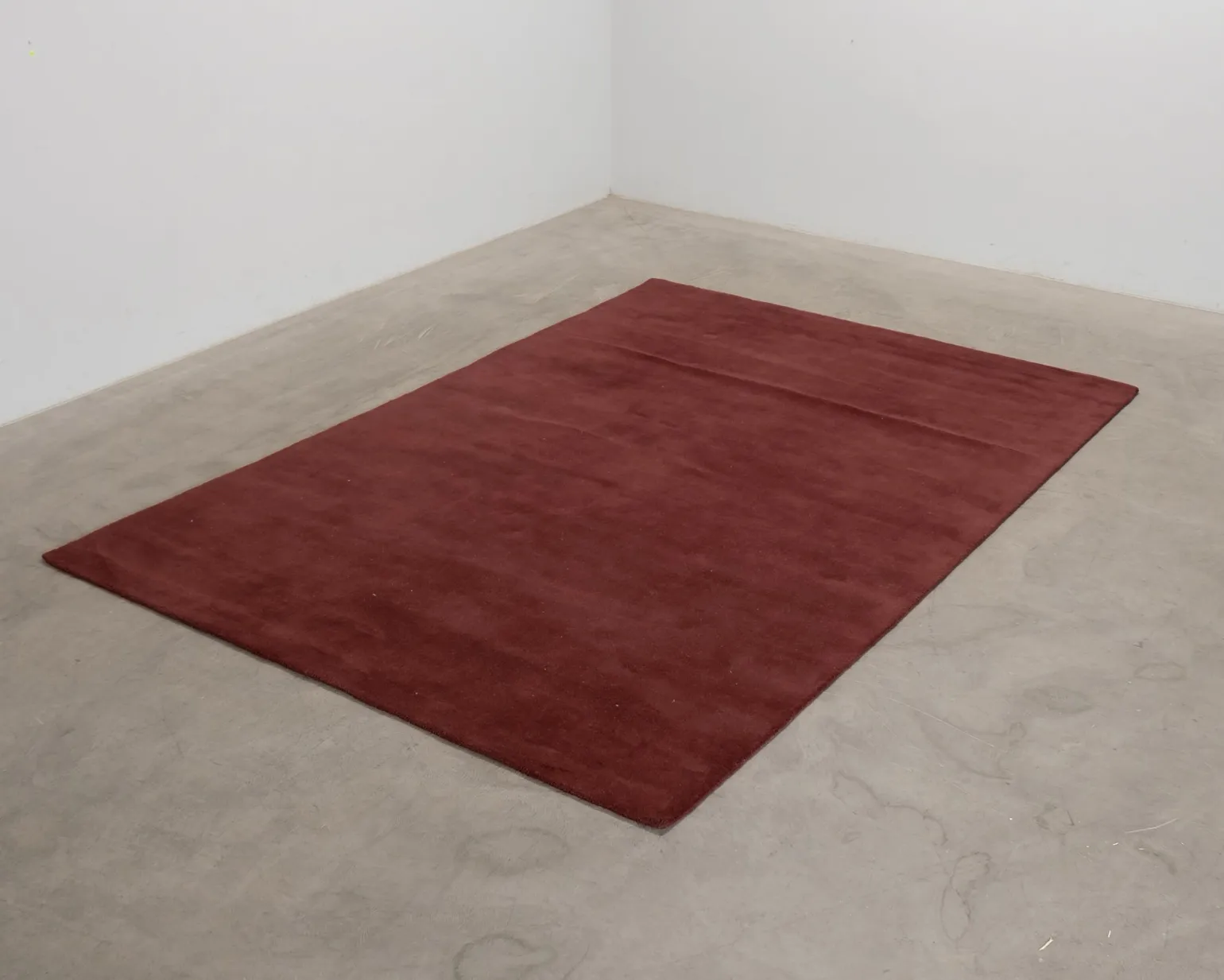 Layered Classic Solid Wool ullmatta 200 x 300 cm vinröd
