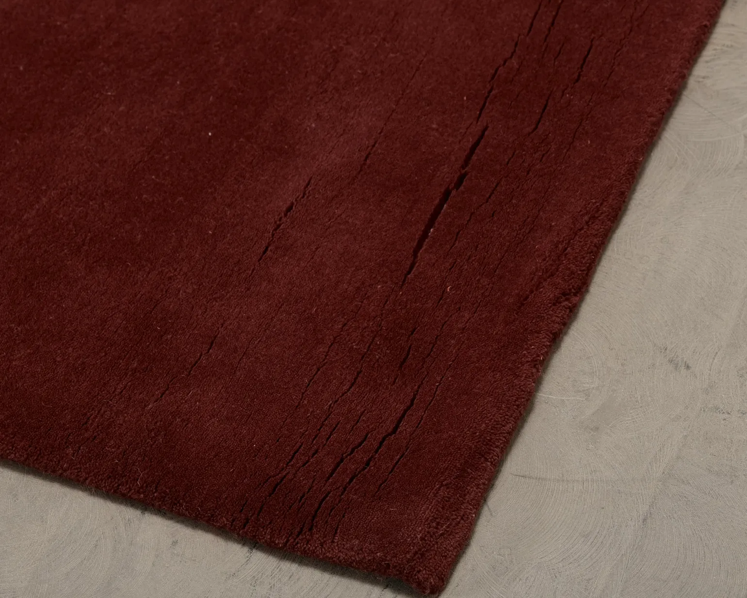 Layered Classic Solid Wool ullmatta 200 x 300 cm vinröd