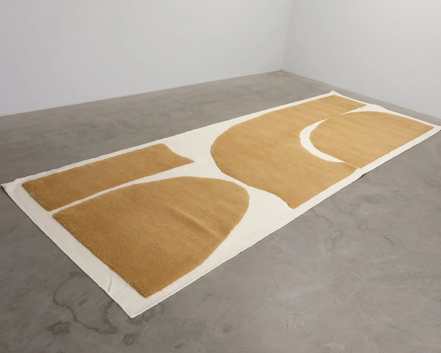 Layered Gotland ullmatta 175 x 490 cm Sunflower Yellow