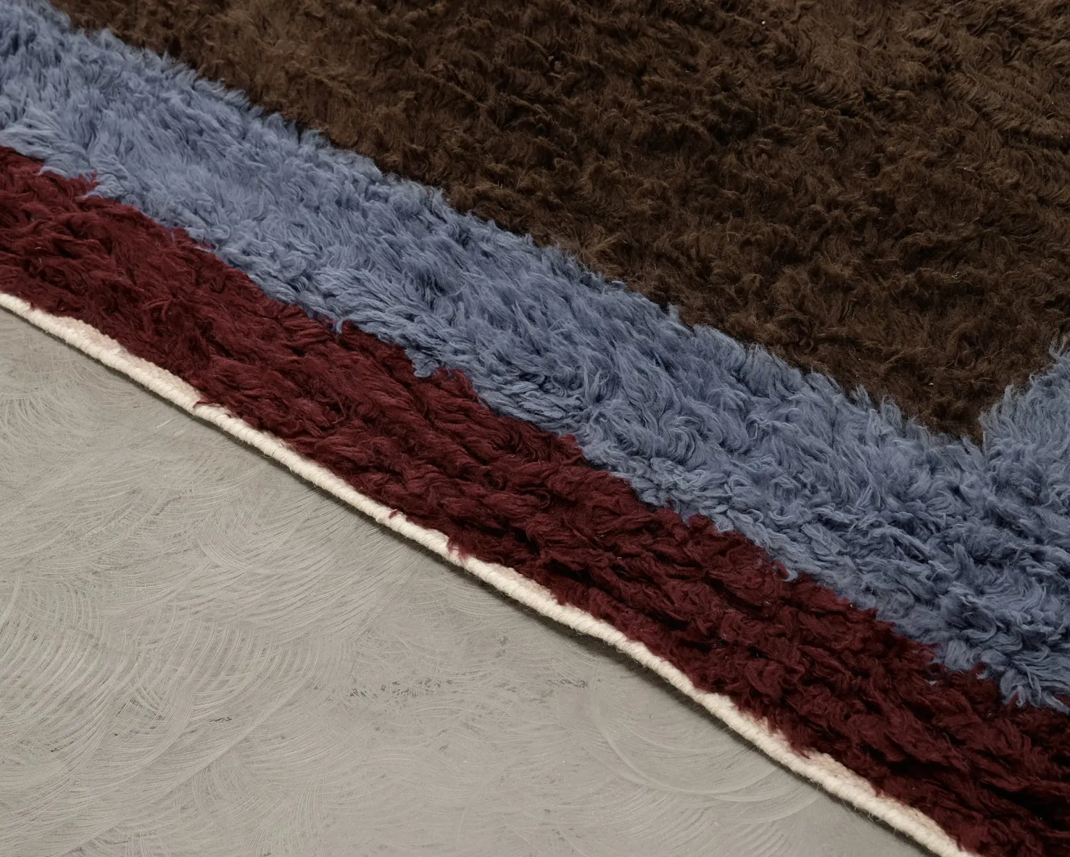 Layered Shaggy Edge ullmatta 260 x 360 cm