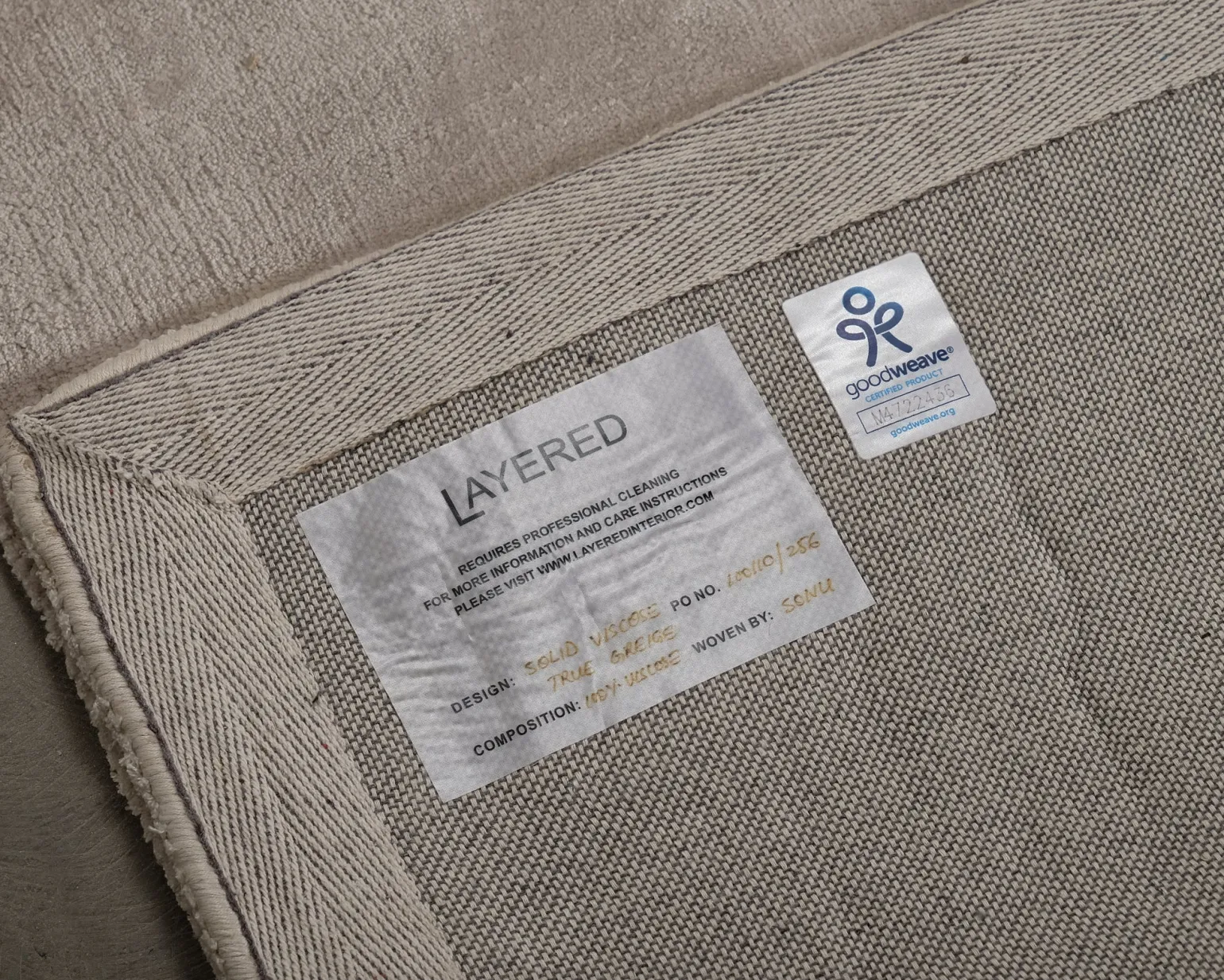 Layered Solid viskosmatta 250 x 350 cm True Greige