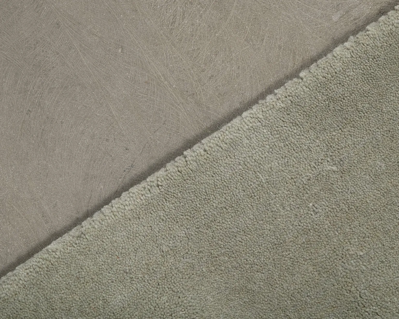Layered Solid Wool matta 300 x 300 cm Sage