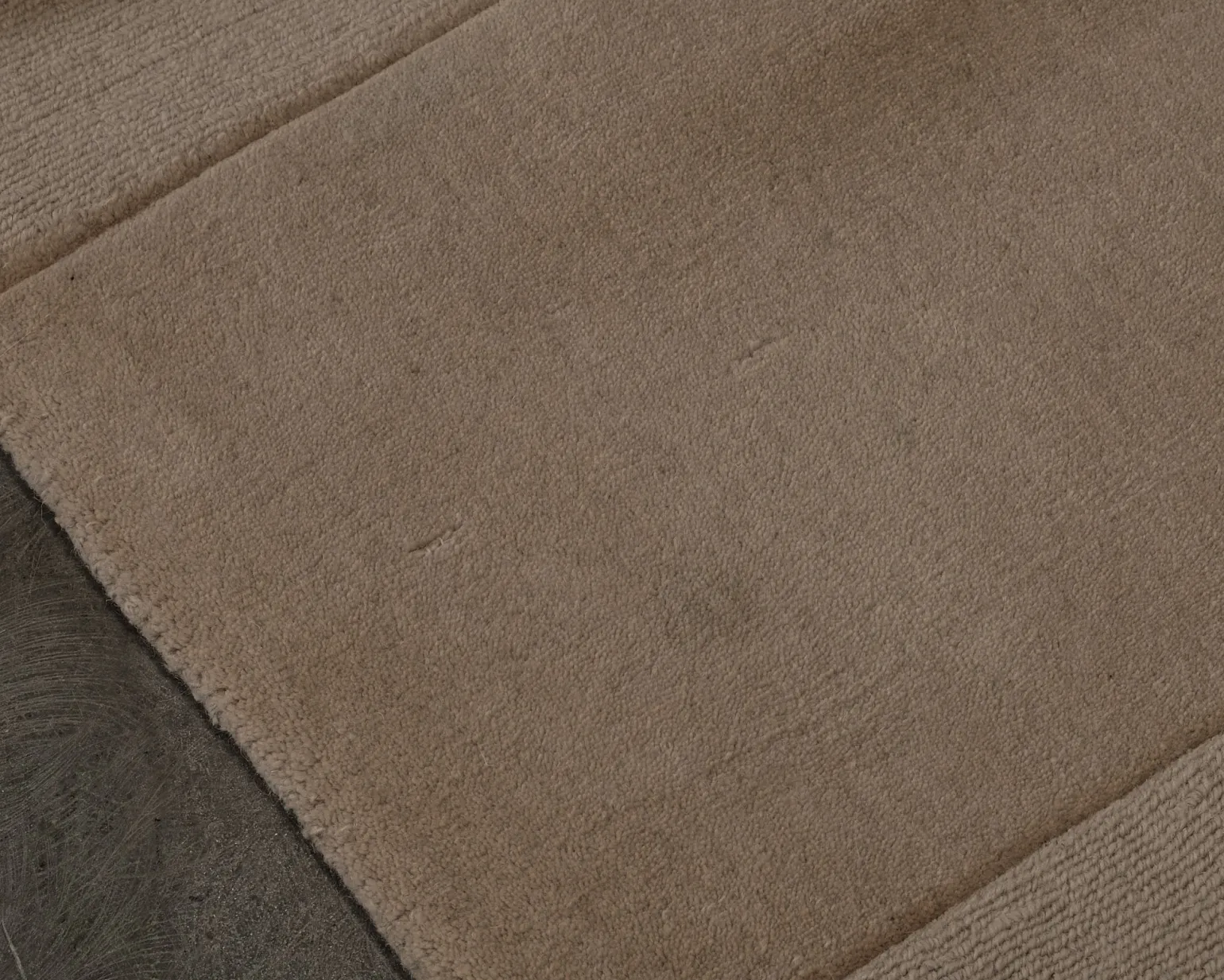 Layered Stripe Grande ullmatta 200 x 300 cm Almond
