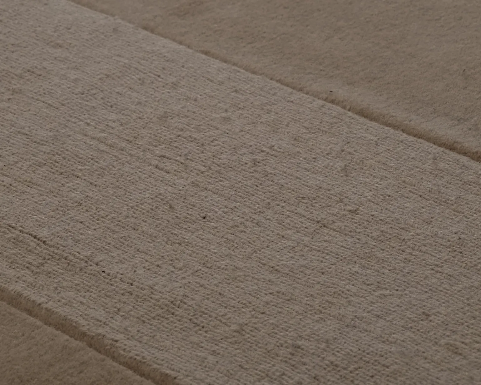 Layered Stripe Grande ullmatta 200 x 300 cm Almond