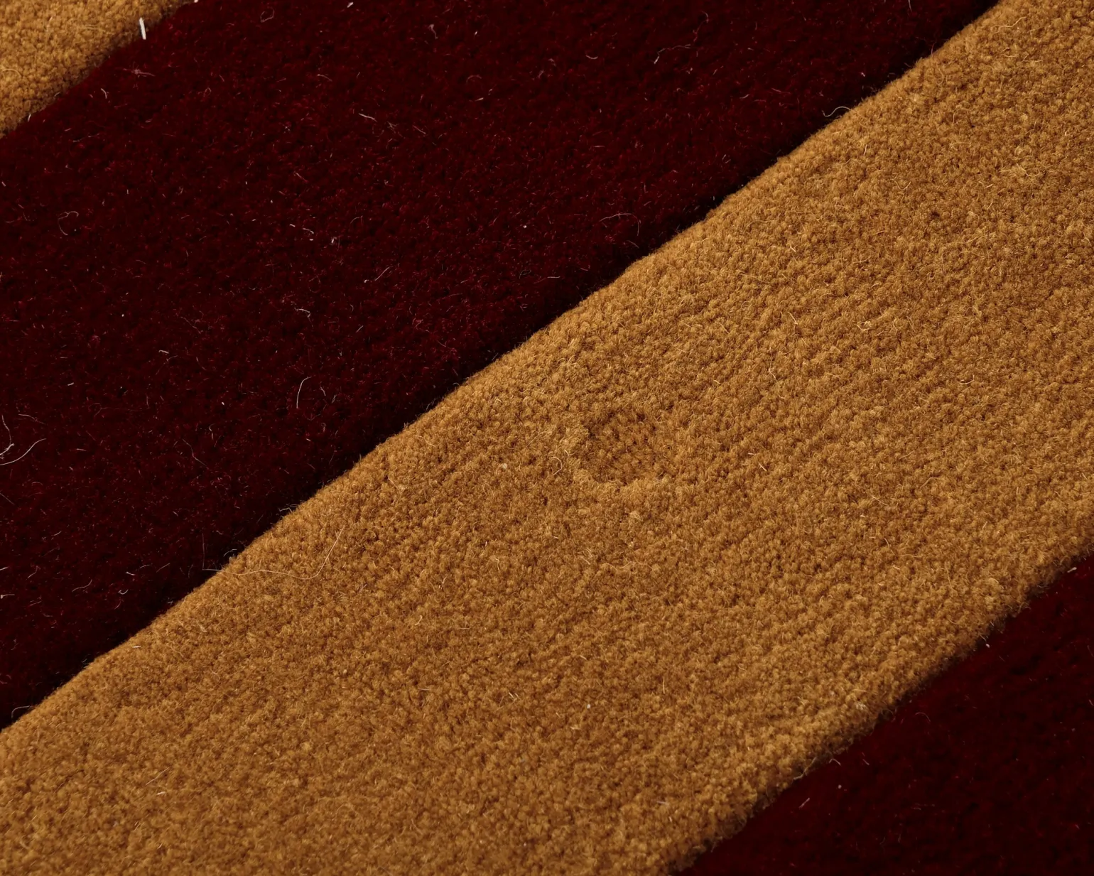 Layered Teklan Labyrinth ullmatta 250 x 360 cm Mulberry Sand