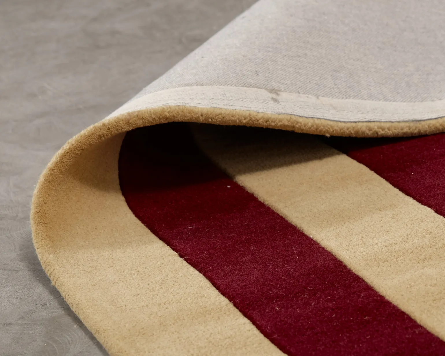 Layered Teklan Labyrinth ullmatta 250 x 360 cm Mulberry Sand