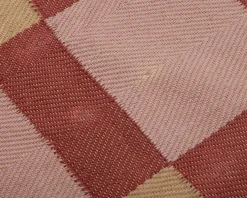 Layered x Evelina Kroon jutematta 180 x 270 cm Plum Punch