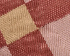 Layered x Evelina Kroon jutematta 180 x 270 cm Plum Punch