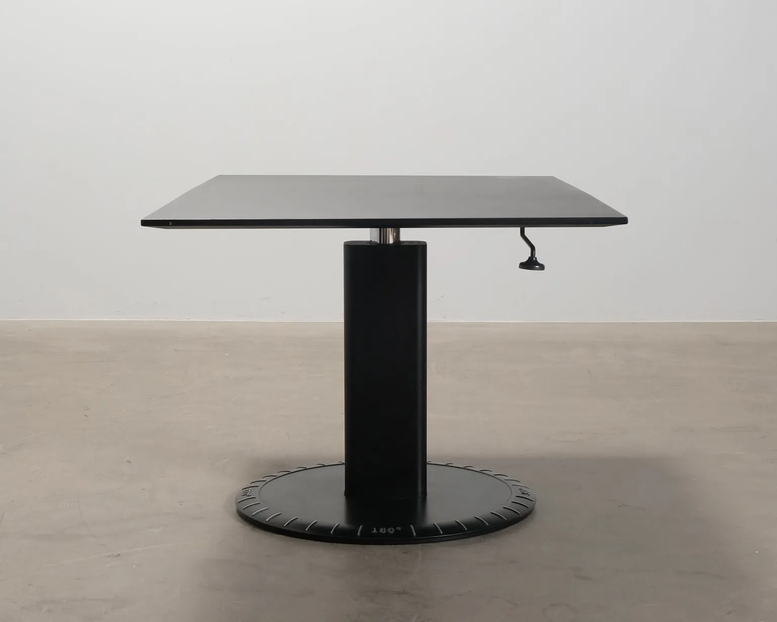 Magis 360° bord svart