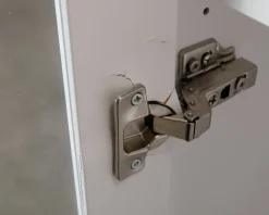 Mavis Falsterbo vitrinskåp vit