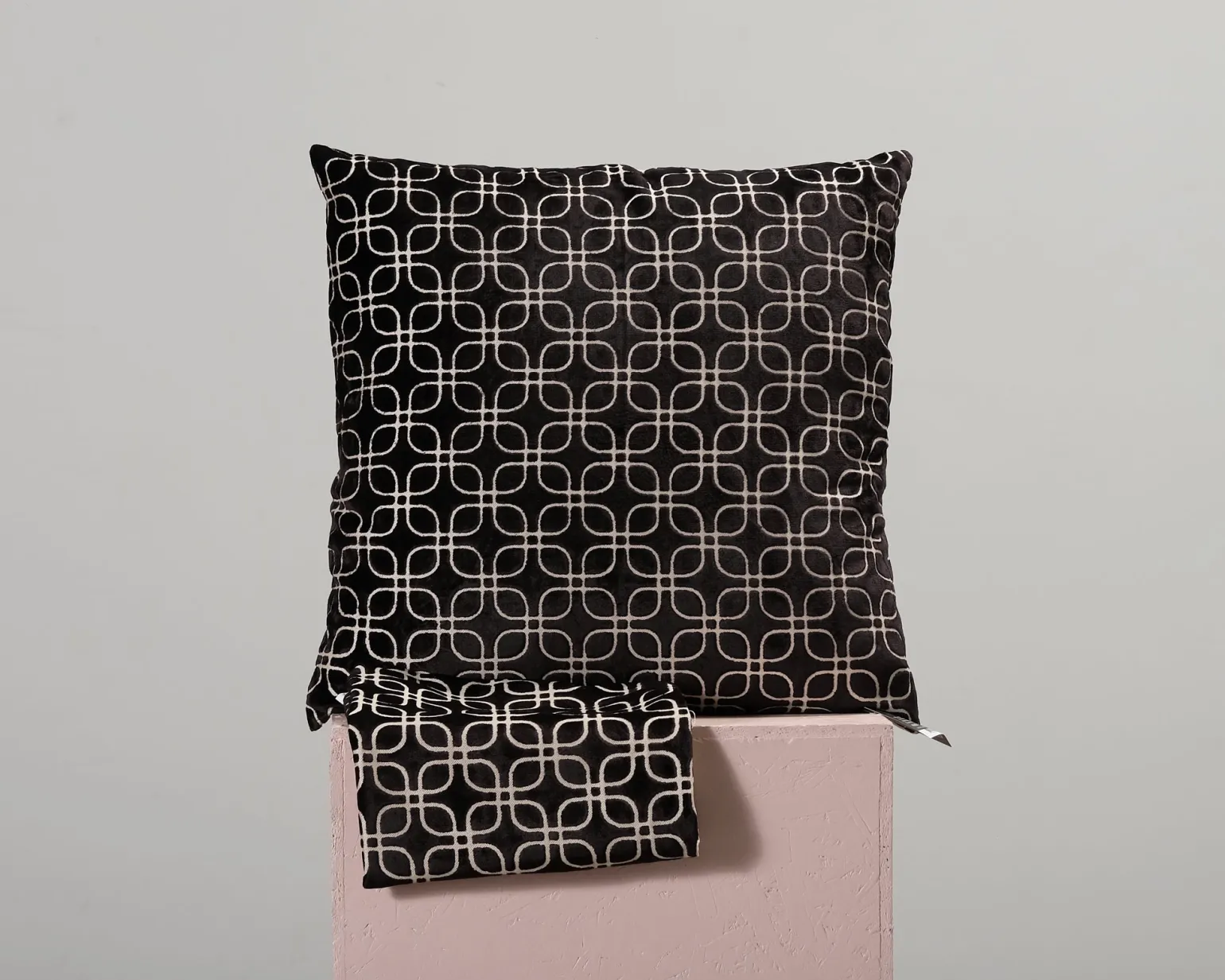 Mio Sixty kuddfodral 60 x 60 cm svart, set om 2