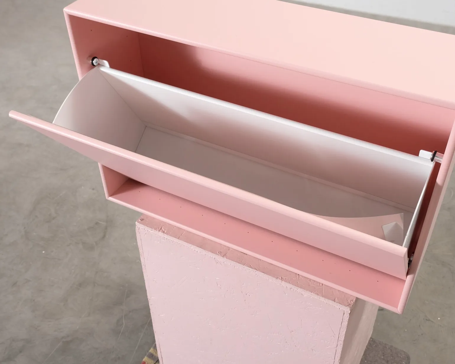 Montana Hide skoskåp rosa