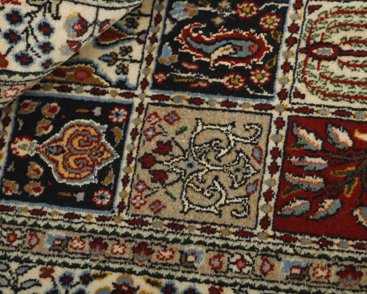 Moud Garden orientalisk matta 74 x 116 cm