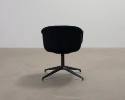 Muuto Fiber Conference Swivel fåtölj svart / mörkblå