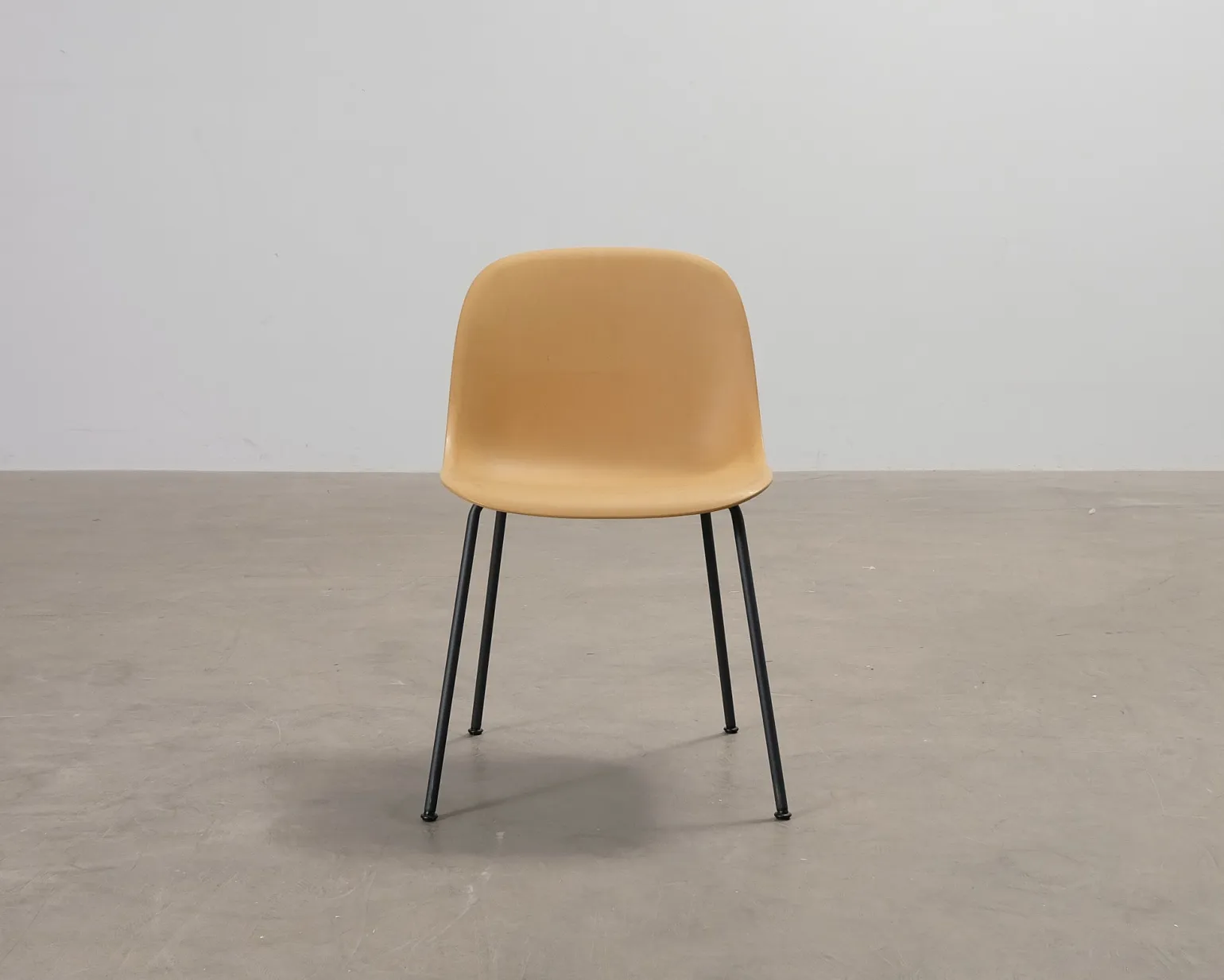 Muuto Fiber Side stol ockra
