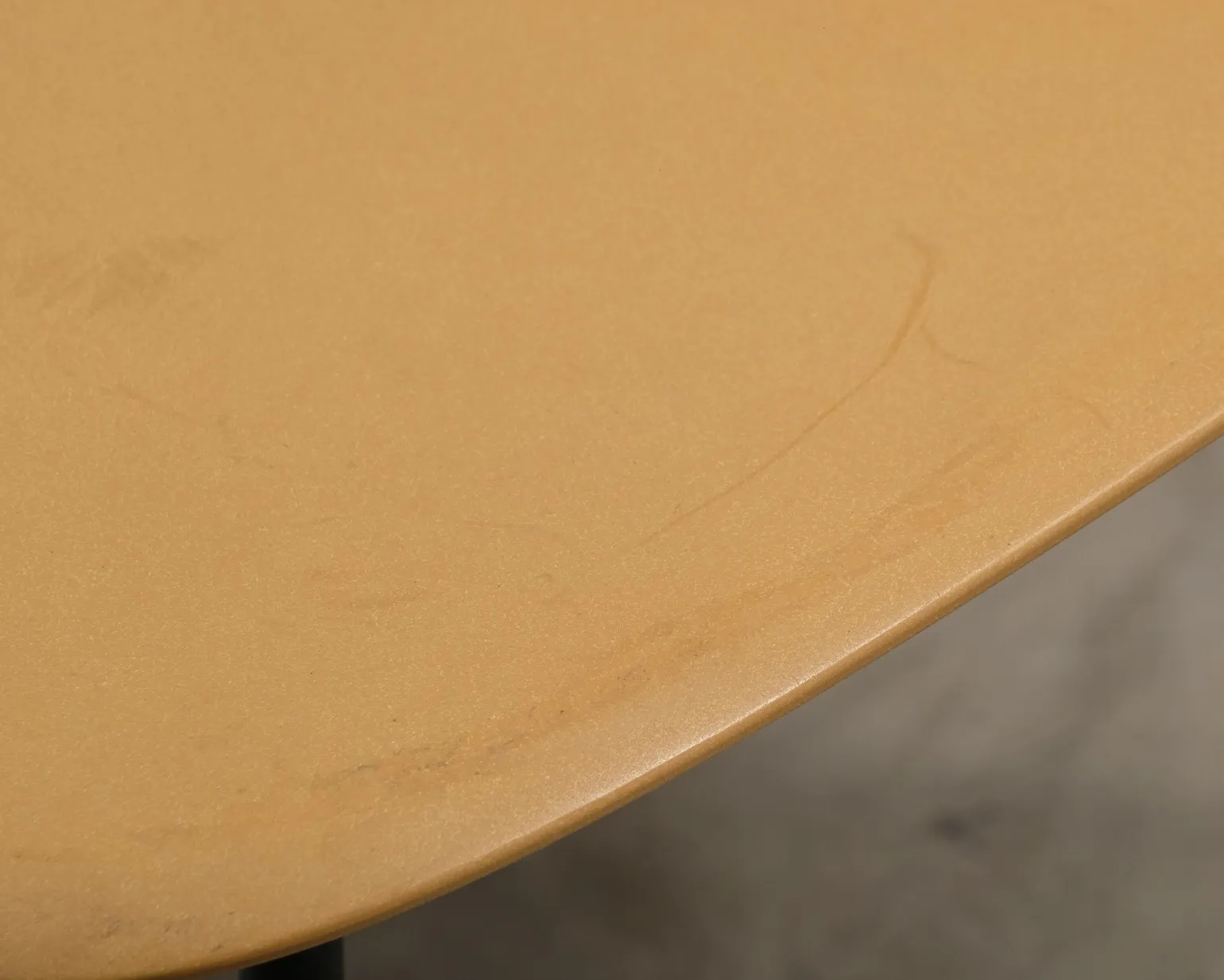 Muuto Fiber Side stol ockra
