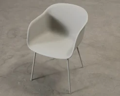 Muuto Fiber stol grå