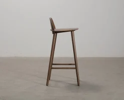 Muuto Nerd barstol 75 cm dark stained oak