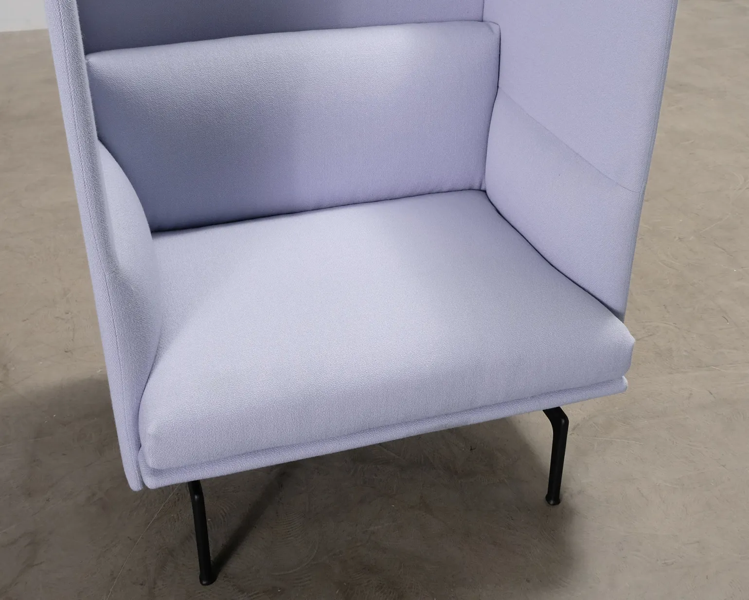 Muuto Outline Highback fåtölj lila