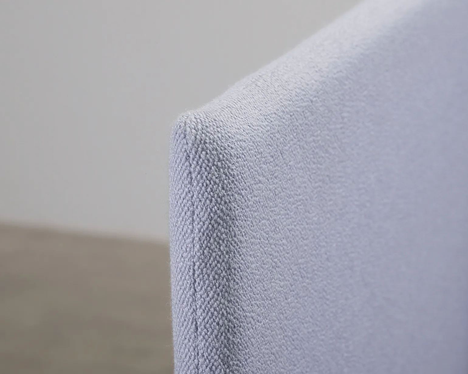 Muuto Outline Highback fåtölj lila