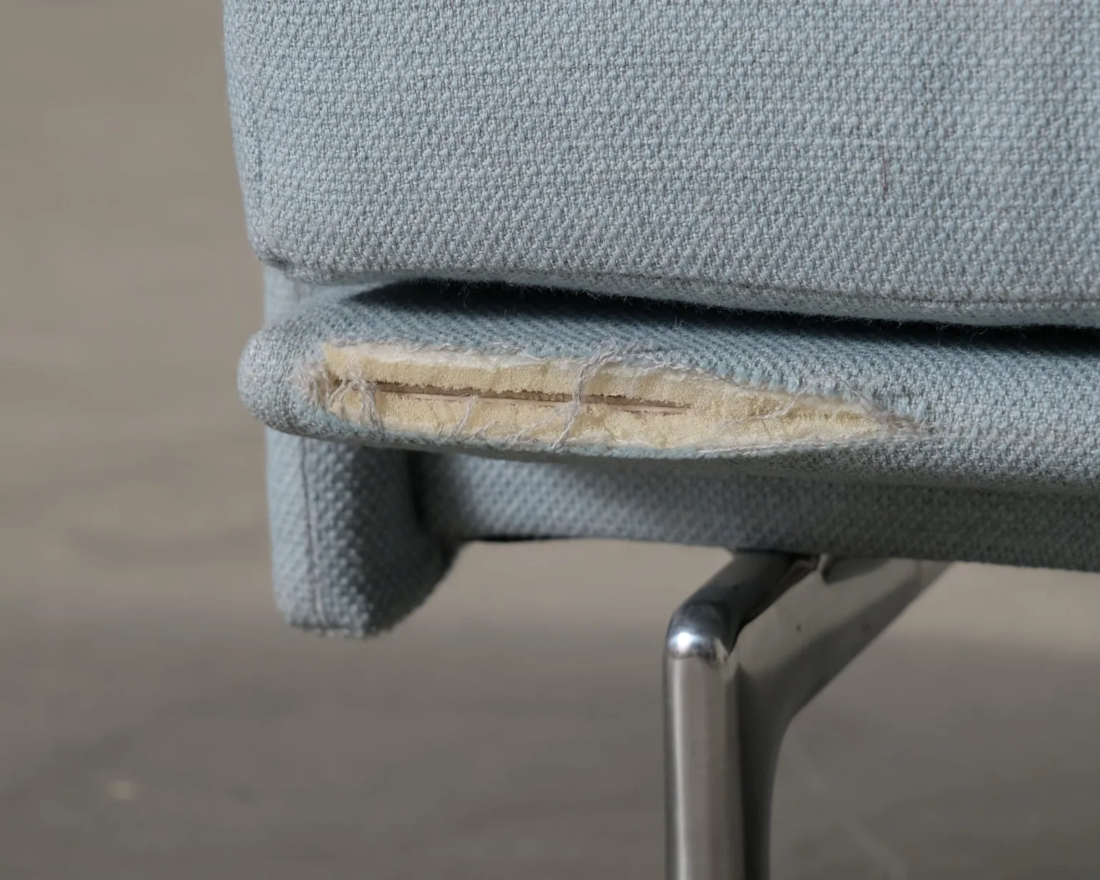Muuto Outline Highback fåtölj ljusblå