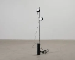 Muuto Post golvlampa svart