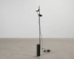 Muuto Post golvlampa svart