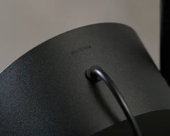 Muuto Post golvlampa svart