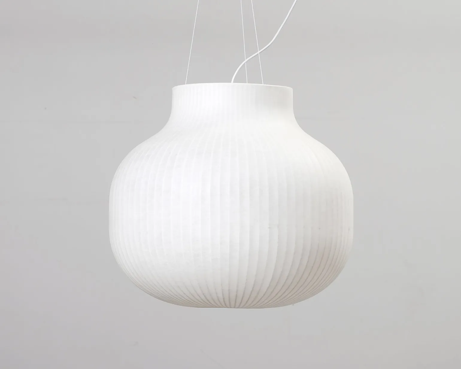 Muuto Strand Closed pendellampa ø 60 cm vit